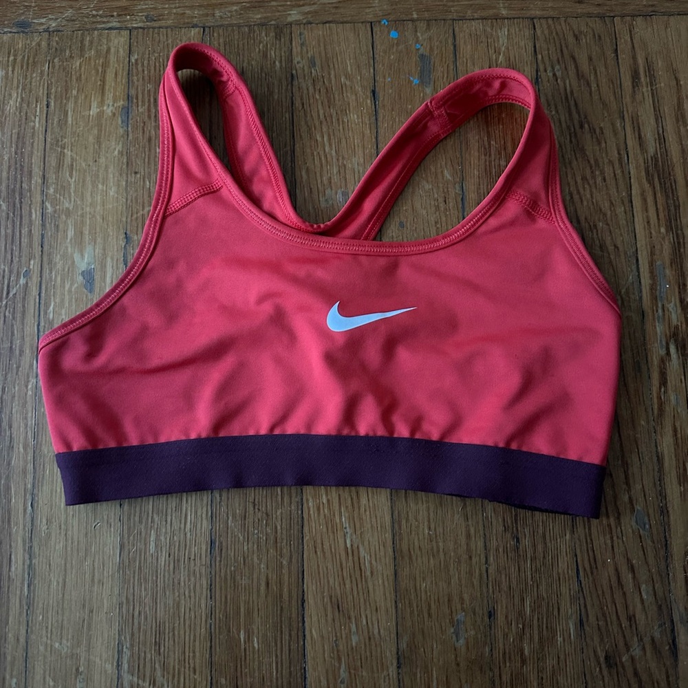 Nike like new sports bra